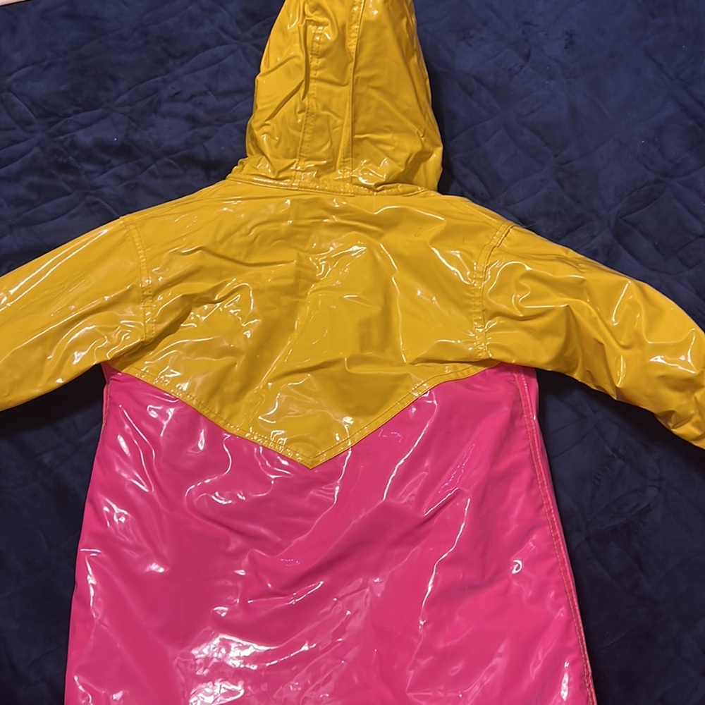 Raincoat - Picture 4 of 5